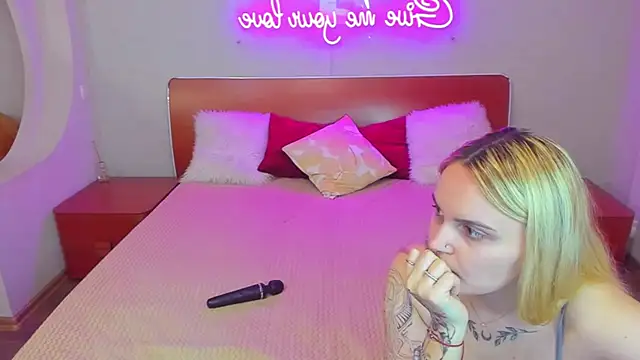 MagicEyess online show from November 2025 06:23:02 PM