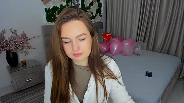 MiracleCurly online show from February 2025 04:01:02 PM