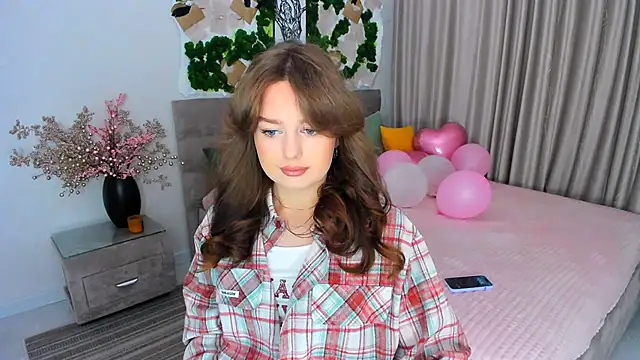 MiracleCurly online show from March 2025 04:02:01 PM