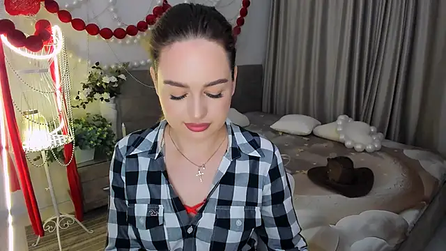 MiracleCurly online show from May 2026 07:22:01 PM