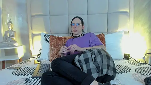 Hecatee 77 online show from February 2026 08:05:01 PM