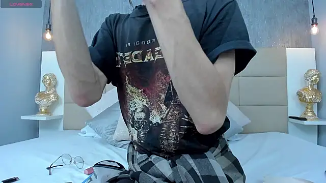 Hecatee 77 online show from March 2026 07:18:02 PM