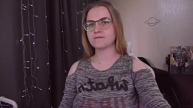 MissBrightShine online show from September 2025 11:13:02 AM