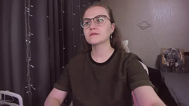 MissBrightShine online show from November 2025 10:58:02 AM