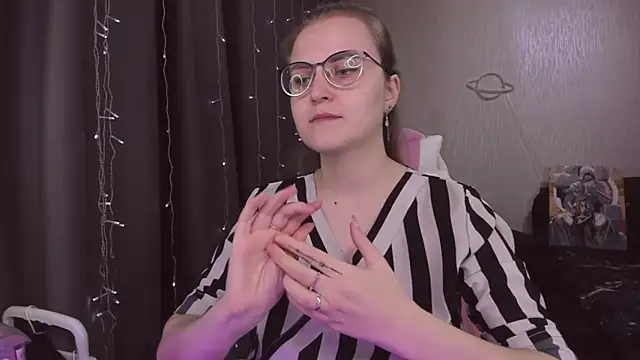 MissBrightShine online show from November 2025 10:38:02 AM