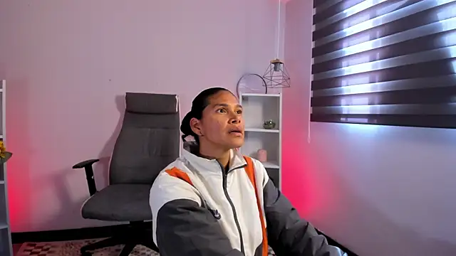  aish a  online show from November 2025 06:53:01 PM