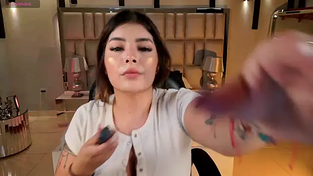 LisaMonroe  online show from April 2026 06:16:01 PM