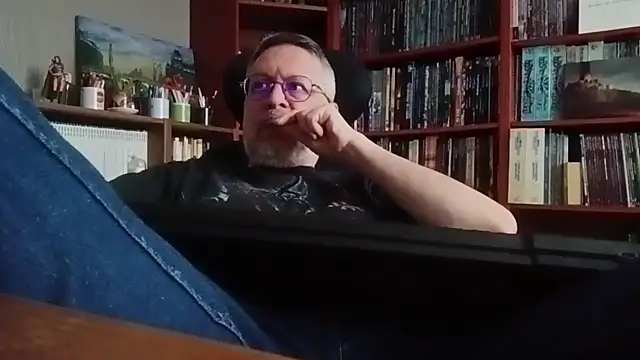 Mandra is a whore online show from November 2025 12:56:01 PM