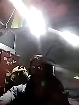 Snapshot of davidatration15 chatting on January 2025 04:36:02 AM davidatration15 online show from January 2025 04:36:02 AM