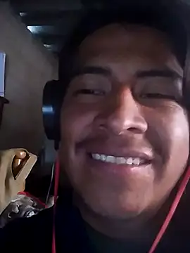 Snapshot of davidatration15 chatting on September 2025 06:33:01 PM davidatration15 online show from September 2025 06:33:01 PM