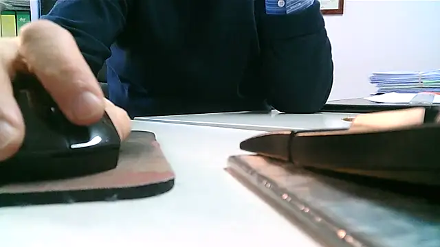 Snapshot of Gregcam chatting on December 2024 09:33:01 AM Gregcam online show from December 2024 09:33:01 AM