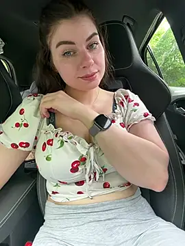 EllyNora online show from June 2026 01:39:02 PM
