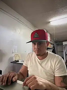 Snapshot of PeterGrandee chatting on December 2024 09:02:01 PM PeterGrandee online show from December 2024 09:02:01 PM