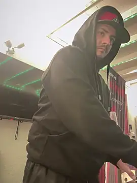 Snapshot of PeterGrandee chatting on January 2025 02:03:02 AM PeterGrandee online show from January 2025 02:03:02 AM