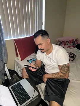 Snapshot of PeterGrandee chatting on October 2025 10:51:01 PM PeterGrandee online show from October 2025 10:51:01 PM