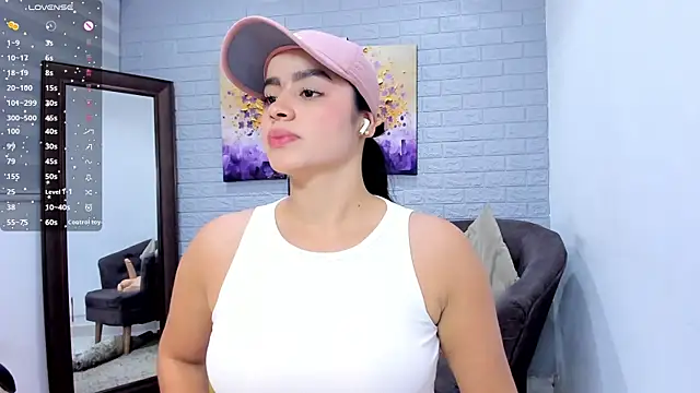 Paula Desousa online show from April 2026 08:03:02 PM