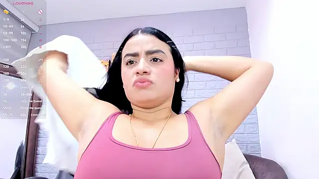 Paula Desousa online show from May 2026 07:40:02 PM