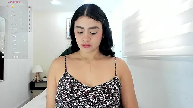 Paula Desousa online show from June 2026 04:22:01 PM