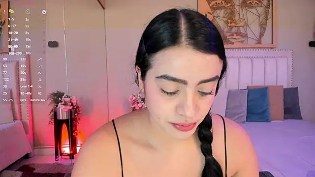 Paula Desousa online show from June 2026 07:35:02 PM