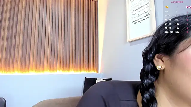 Paula Desousa online show from June 2026 07:56:01 PM