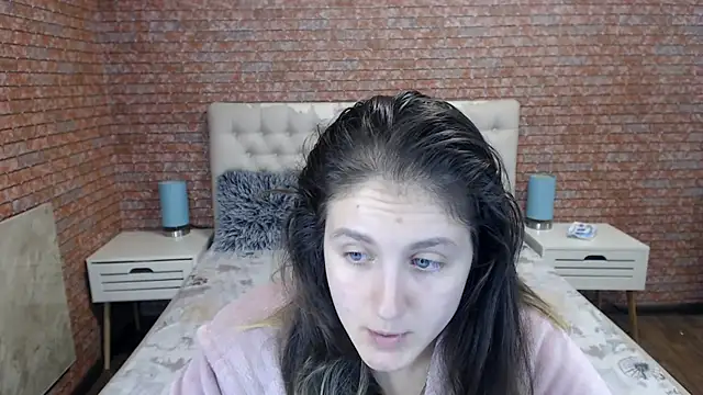 Holliy Cooper online show from September 2025 07:22:02 AM