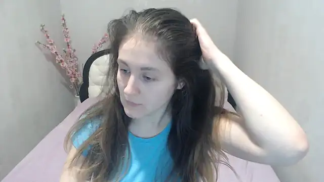 Holliy Cooper online show from March 2026 07:56:01 AM