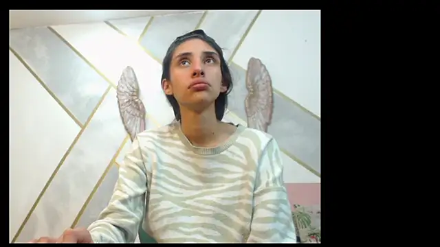 Snapshot of RoxanaCyrano_ chatting on October 2025 07:38:02 PM RoxanaCyrano online show from October 2025 07:38:02 PM