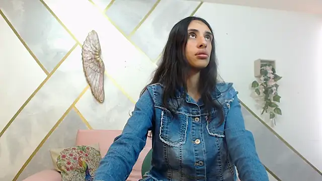 Snapshot of RoxanaCyrano_ chatting on November 2025 07:12:01 PM RoxanaCyrano online show from November 2025 07:12:01 PM