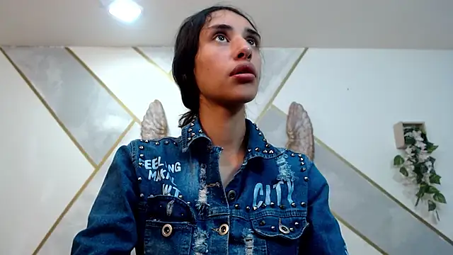 Snapshot of RoxanaCyrano_ chatting on November 2025 07:24:02 PM RoxanaCyrano online show from November 2025 07:24:02 PM