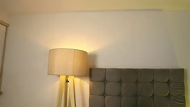 Snapshot of alix_bay chatting on February 2025 08:19:02 PM alix bay online show from February 2025 08:19:02 PM