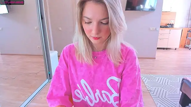 Snapshot of liloneforyou chatting on October 2025 10:34:02 AM liloneforyou online show from October 2025 10:34:02 AM