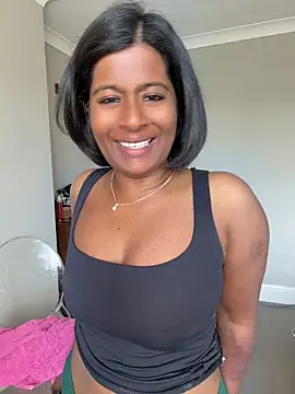 RoseMelanie online show from May 2026 12:15:01 PM