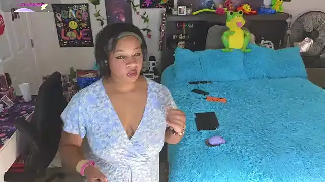 temptressbeauty24 online show from September 2025 09:03:02 PM