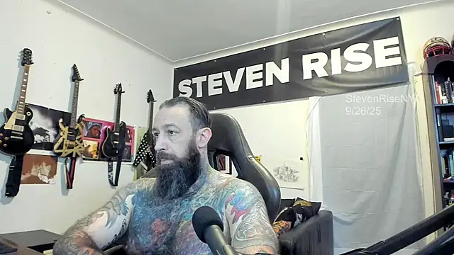 Snapshot of StevenRiseNYC chatting on September 2025 01:59:01 PM StevenRiseNYC online show from September 2025 01:59:01 PM