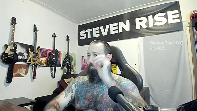 Snapshot of StevenRiseNYC chatting on September 2025 10:15:02 PM StevenRiseNYC online show from September 2025 10:15:02 PM