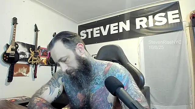 Snapshot of StevenRiseNYC chatting on October 2025 11:07:02 AM StevenRiseNYC online show from October 2025 11:07:02 AM