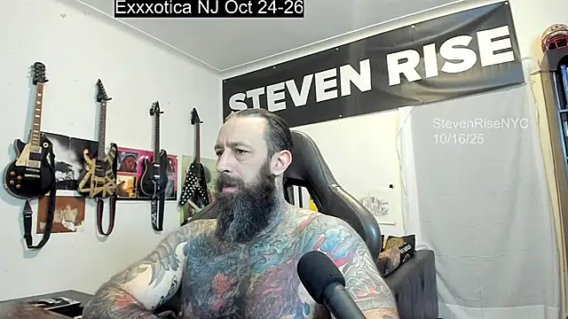 Snapshot of StevenRiseNYC chatting on October 2025 01:20:01 AM StevenRiseNYC online show from October 2025 01:20:01 AM