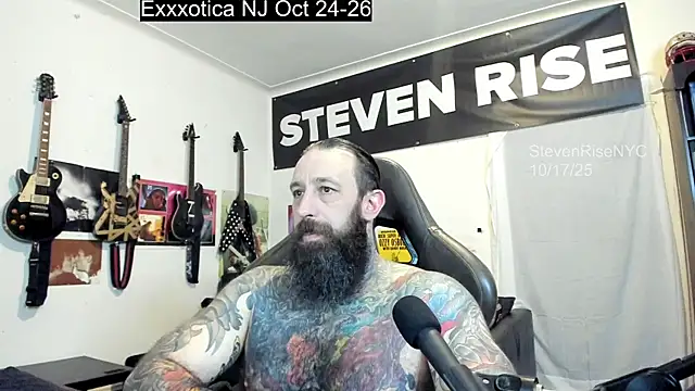 Snapshot of StevenRiseNYC chatting on October 2025 01:52:02 AM StevenRiseNYC online show from October 2025 01:52:02 AM