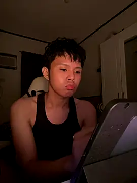 Snapshot of Plaxtique chatting on October 2025 07:43:01 PM Plaxtique online show from October 2025 07:43:01 PM