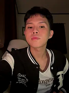 Snapshot of Plaxtique chatting on October 2025 10:18:01 AM Plaxtique online show from October 2025 10:18:01 AM