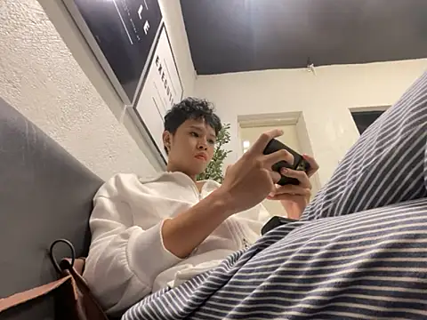 Snapshot of Plaxtique chatting on November 2025 02:39:01 PM Plaxtique online show from November 2025 02:39:01 PM