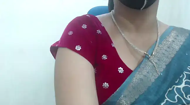 Snapshot of Lovely_Siri_23 chatting on January 2025 07:31:02 PM Lovely Siri 23 online show from January 2025 07:31:02 PM