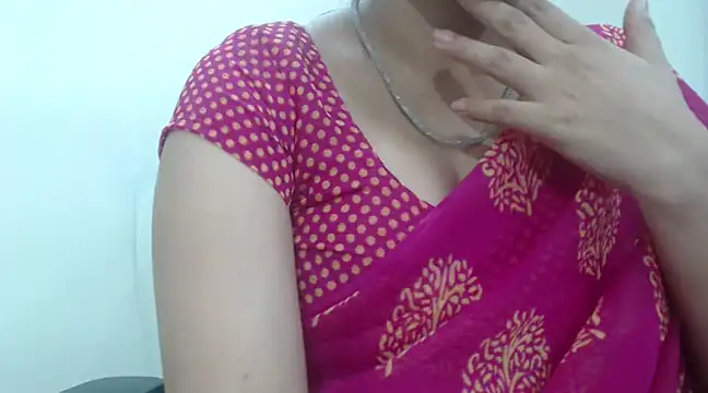 Snapshot of Lovely_Siri_23 chatting on February 2025 09:45:02 AM Lovely Siri 23 online show from February 2025 09:45:02 AM