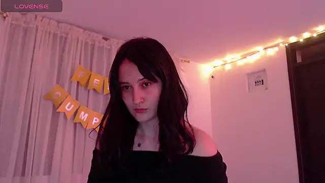 Snapshot of AlissonnFoxx chatting on February 2025 04:23:02 AM AlissonnFoxx online show from February 2025 04:23:02 AM