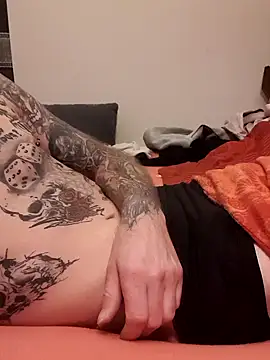 Snapshot of PIercingBoy38 chatting on January 2025 04:21:01 AM PIercingBoy38 online show from January 2025 04:21:01 AM