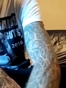 Snapshot of PIercingBoy38 chatting on October 2025 03:01:02 PM PIercingBoy38 online show from October 2025 03:01:02 PM