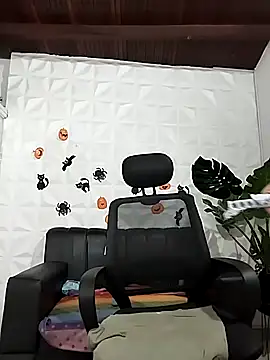 Snapshot of Valentinaa_mature chatting on October 2025 11:13:01 PM Valentinaa mature online show from October 2025 11:13:01 PM