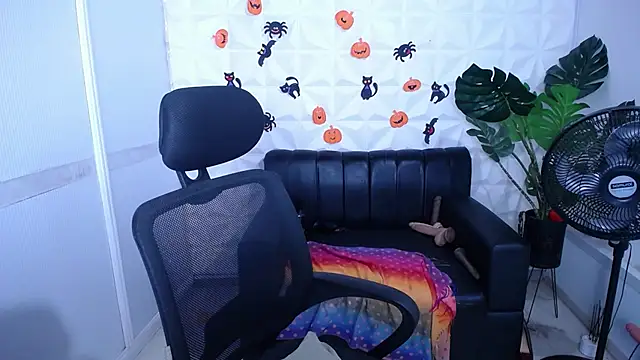 Snapshot of Valentinaa_mature chatting on October 2025 09:41:02 AM Valentinaa mature online show from October 2025 09:41:02 AM