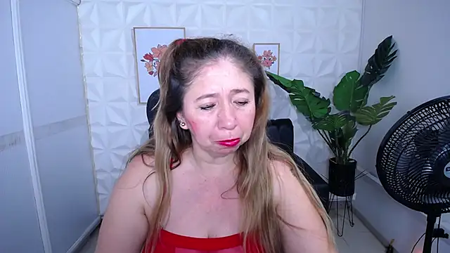 Valentinaa mature online show from November 2025 12:44:01 AM