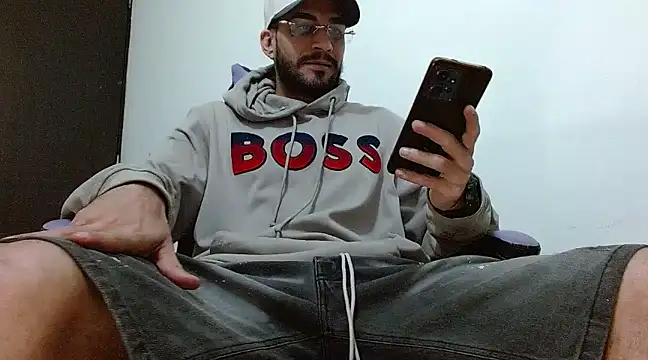 Snapshot of Money_For_masterCody chatting on January 2025 02:06:01 AM Money For masterCody online show from January 2025 02:06:01 AM